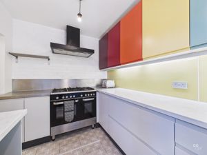 KITCHEN- click for photo gallery